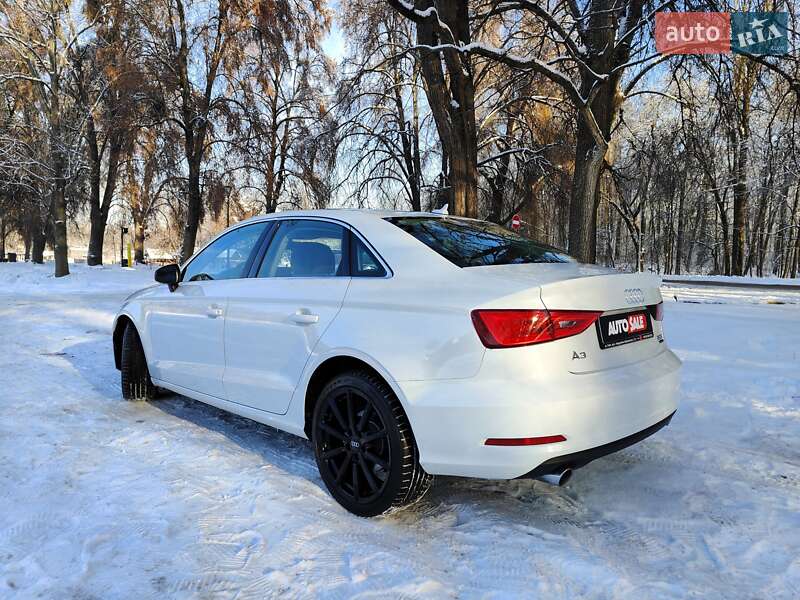 Седан Audi A3 2015 в Києві