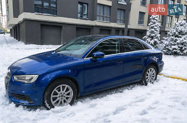 Седан Audi A3 2015 в Ивано-Франковске