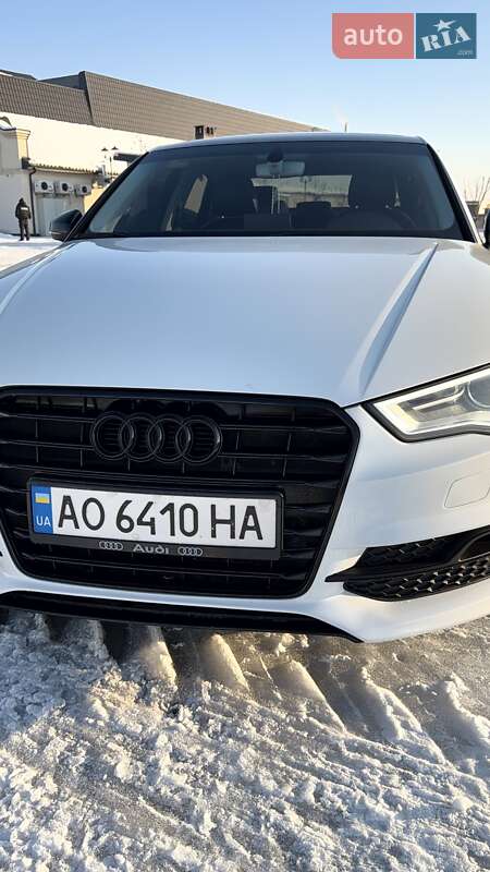 Седан Audi A3 2016 в Мукачевому