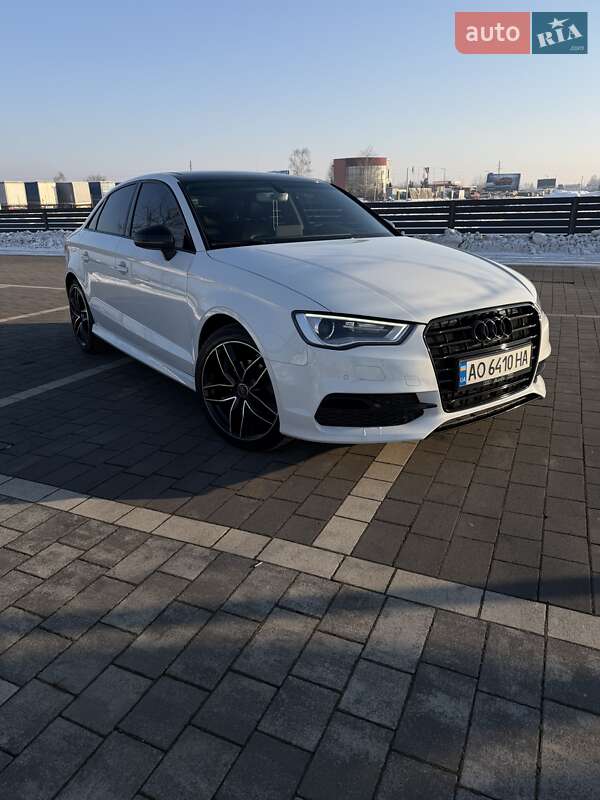 Седан Audi A3 2016 в Мукачевому