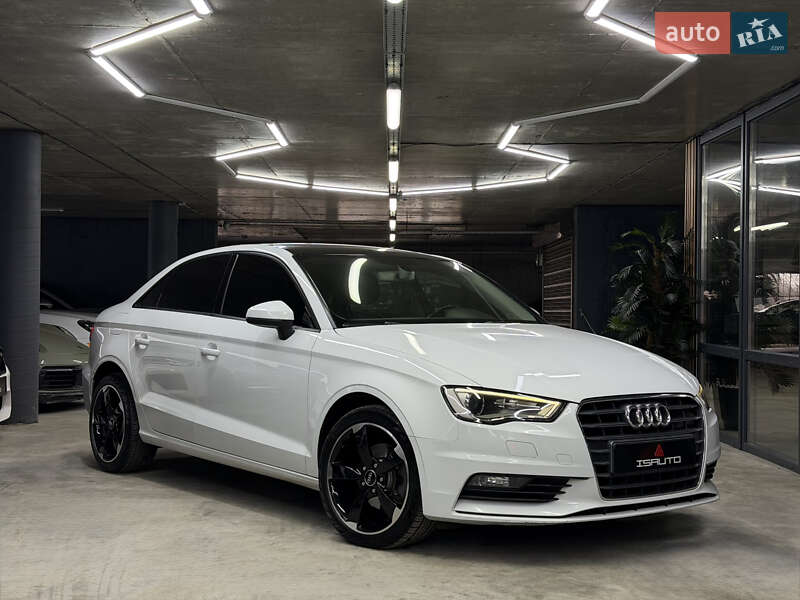 Седан Audi A3 2015 в Одессе