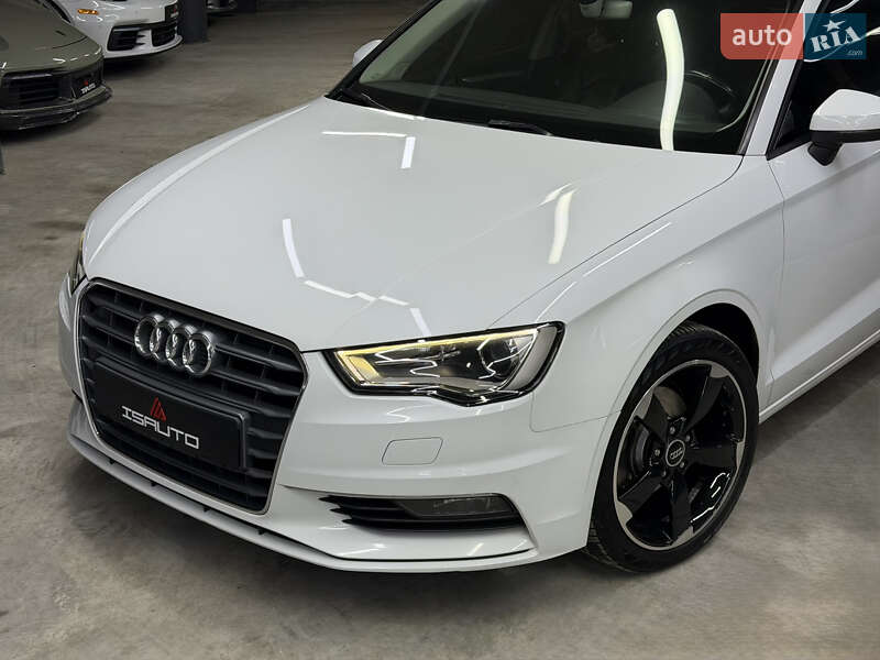 Седан Audi A3 2015 в Одессе