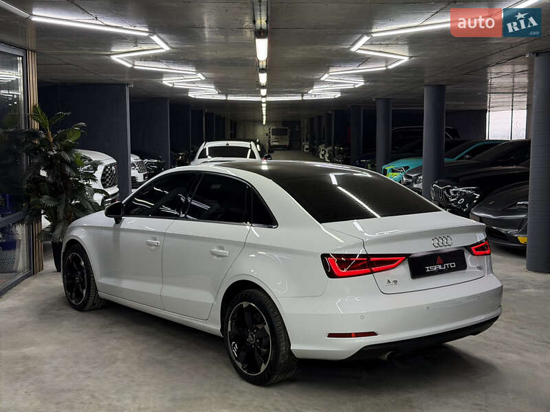 Седан Audi A3 2015 в Одессе
