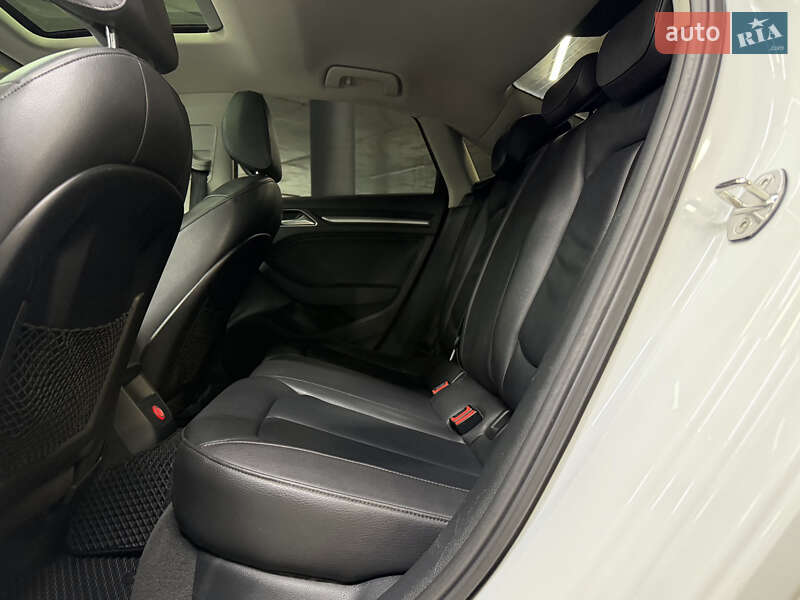 Седан Audi A3 2015 в Одессе