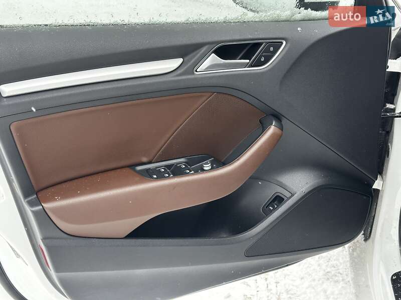 Седан Audi A3 2015 в Львове