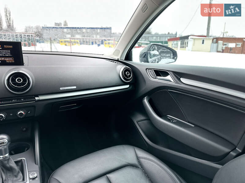 Седан Audi A3 2016 в Харькове