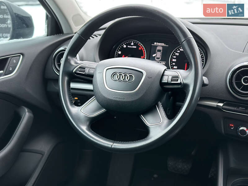 Седан Audi A3 2016 в Харькове