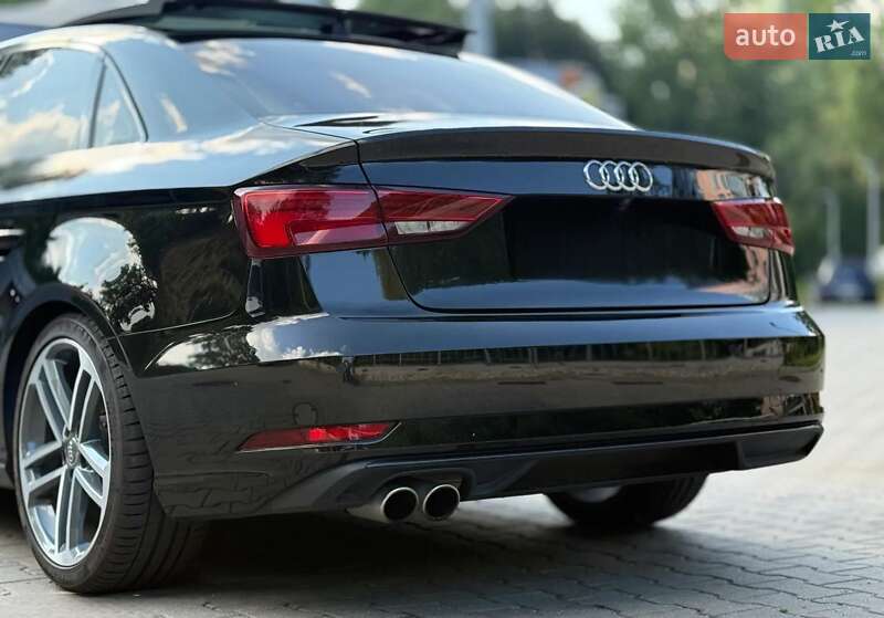 Седан Audi A3 2019 в Ивано-Франковске