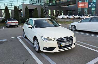 Хэтчбек Audi A3 2014 в Киеве