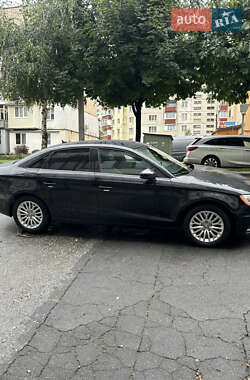 Седан Audi A3 2015 в Черновцах