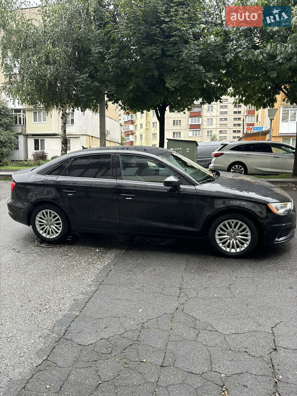Седан Audi A3 2015 в Черновцах