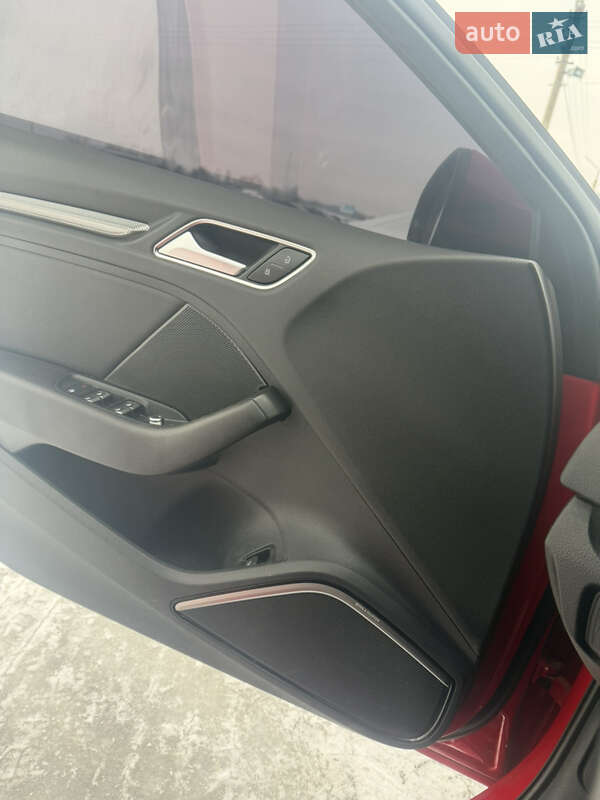 Хэтчбек Audi A3 2018 в Киеве