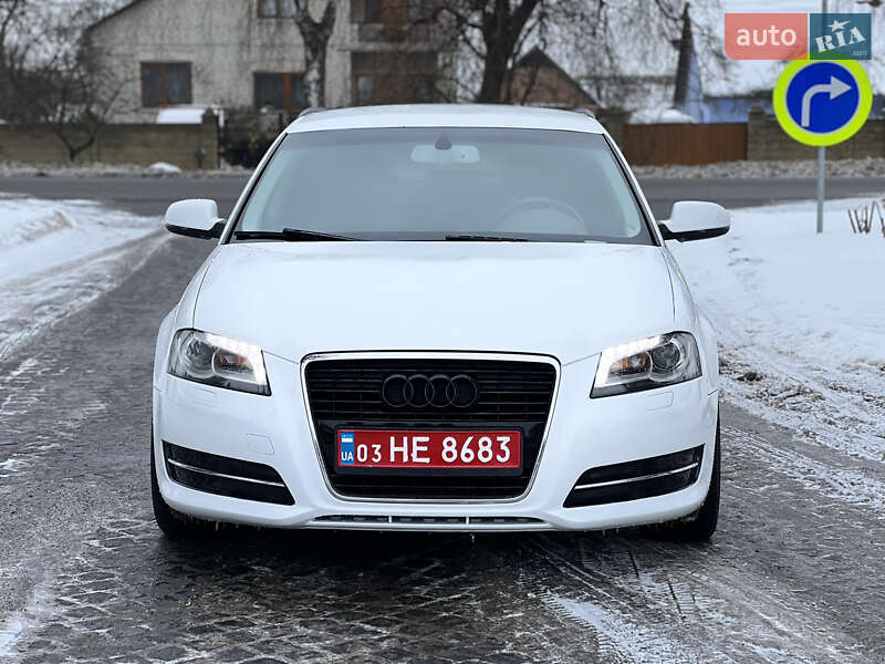 Хэтчбек Audi A3 2010 в Староконстантинове