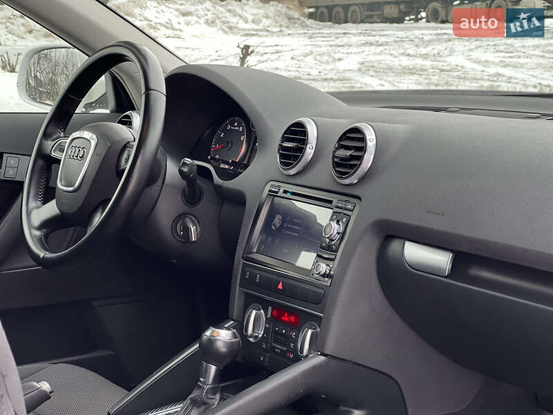 Хэтчбек Audi A3 2010 в Староконстантинове