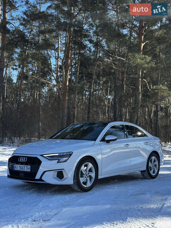 Седан Audi A3 2023 в Барышевке
