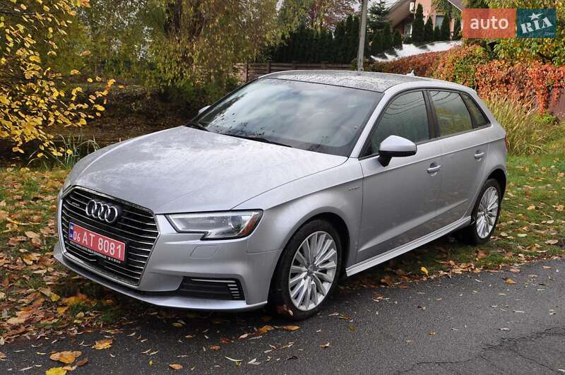 Хэтчбек Audi A3 2017 в Киеве