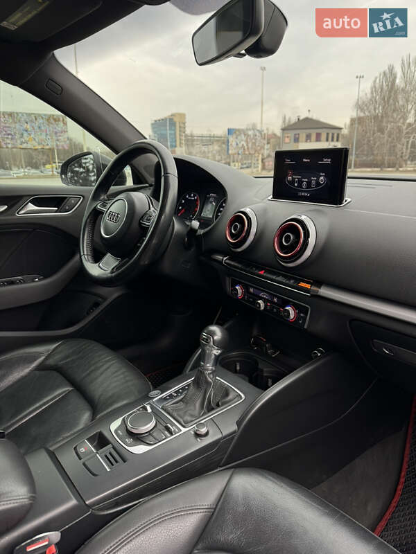 Седан Audi A3 2015 в Запорожье