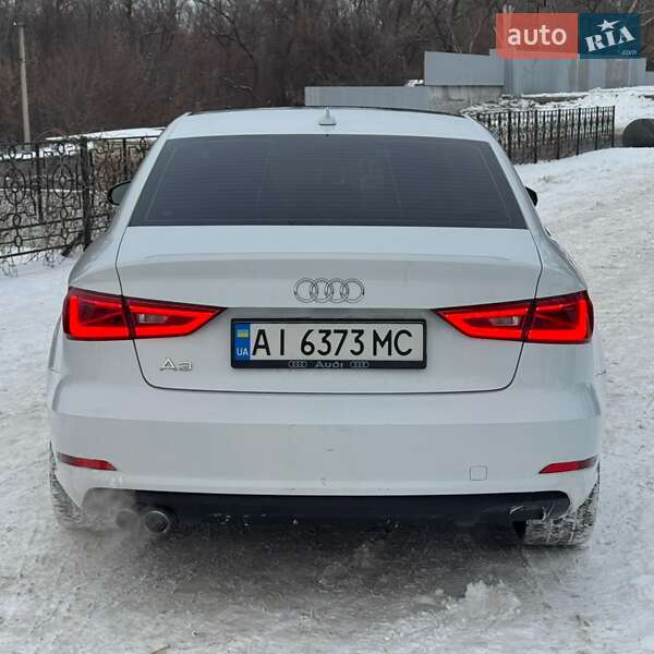 Седан Audi A3 2014 в Дніпрі