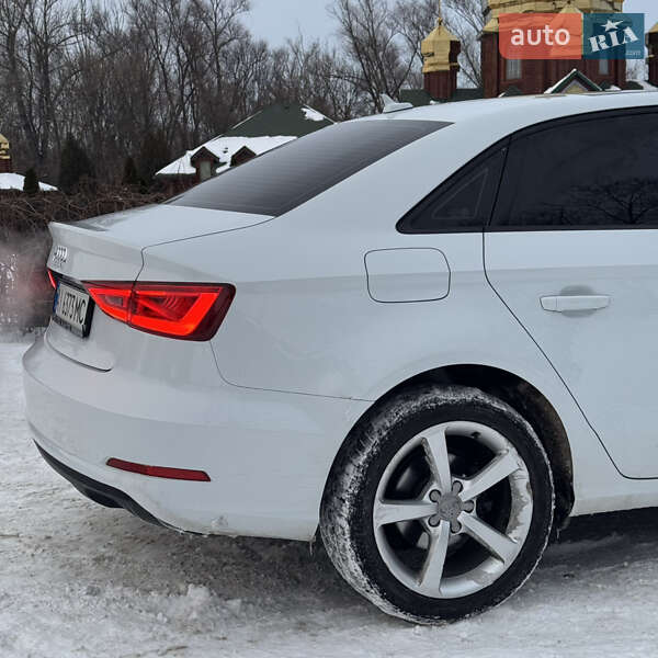 Седан Audi A3 2014 в Дніпрі
