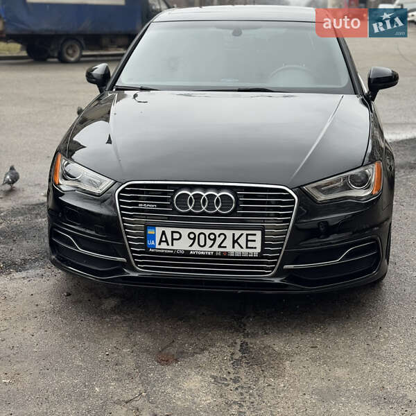 Хэтчбек Audi A3 2016 в Запорожье