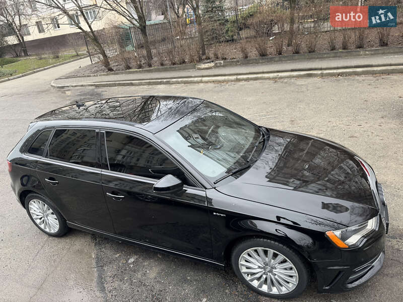 Хэтчбек Audi A3 2016 в Запорожье