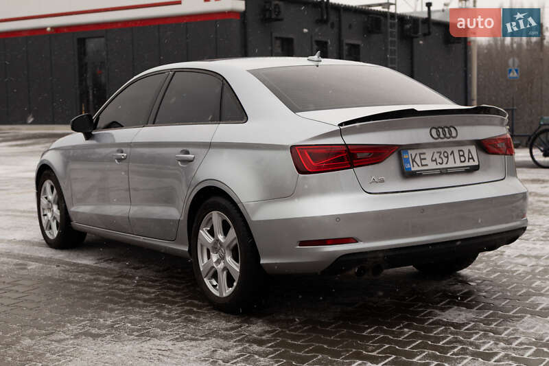 Седан Audi A3 2015 в Кривом Роге