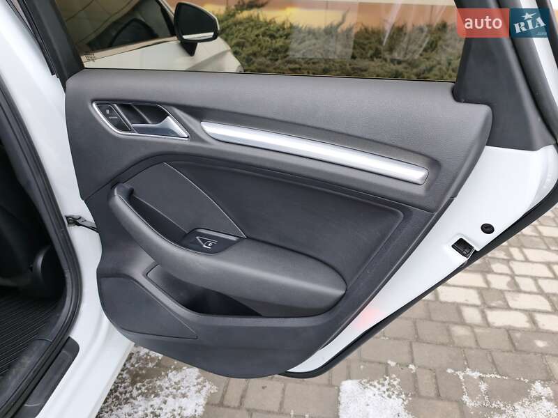 Седан Audi A3 2015 в Миколаєві