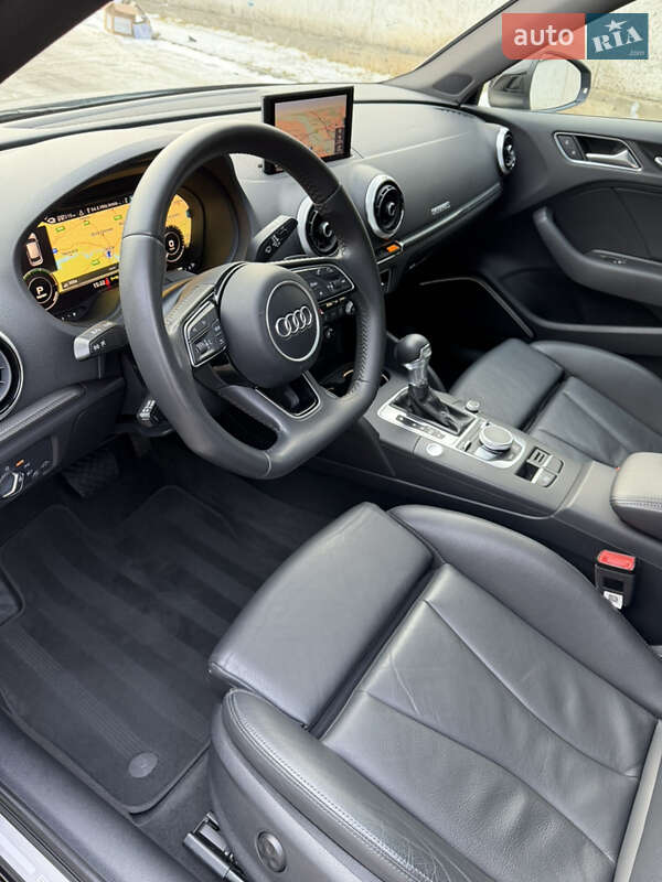 Хэтчбек Audi A3 2018 в Киеве