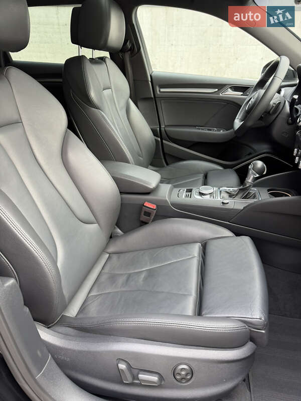 Хэтчбек Audi A3 2018 в Киеве