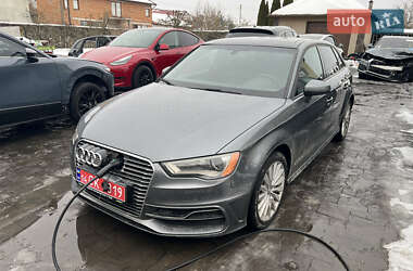 Хэтчбек Audi A3 2016 в Самборе