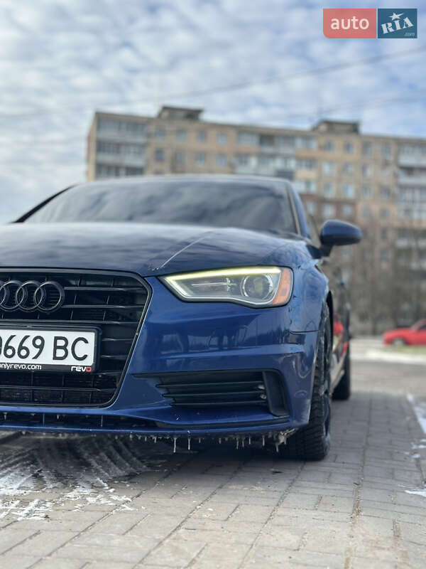 Седан Audi A3 2014 в Кривому Розі