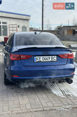 Седан Audi A3 2014 в Кривом Роге