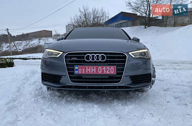 Седан Audi A3 2015 в Умани