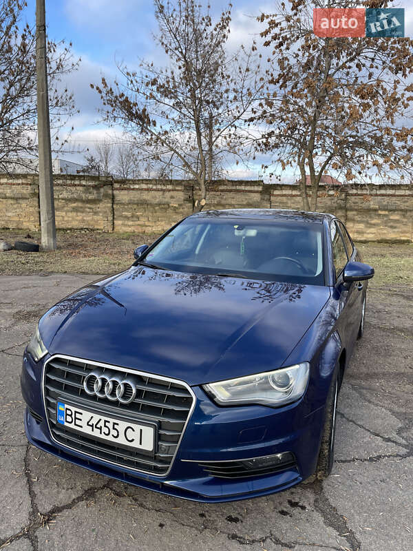 Седан Audi A3 2015 в Миколаєві