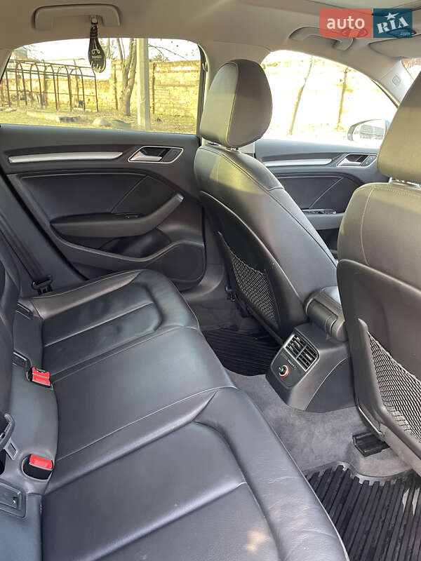 Седан Audi A3 2015 в Миколаєві