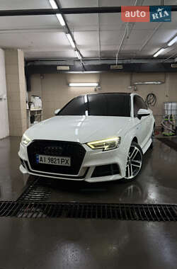 Седан Audi A3 2017 в Днепре