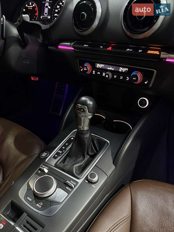 Седан Audi A3 2017 в Дніпрі