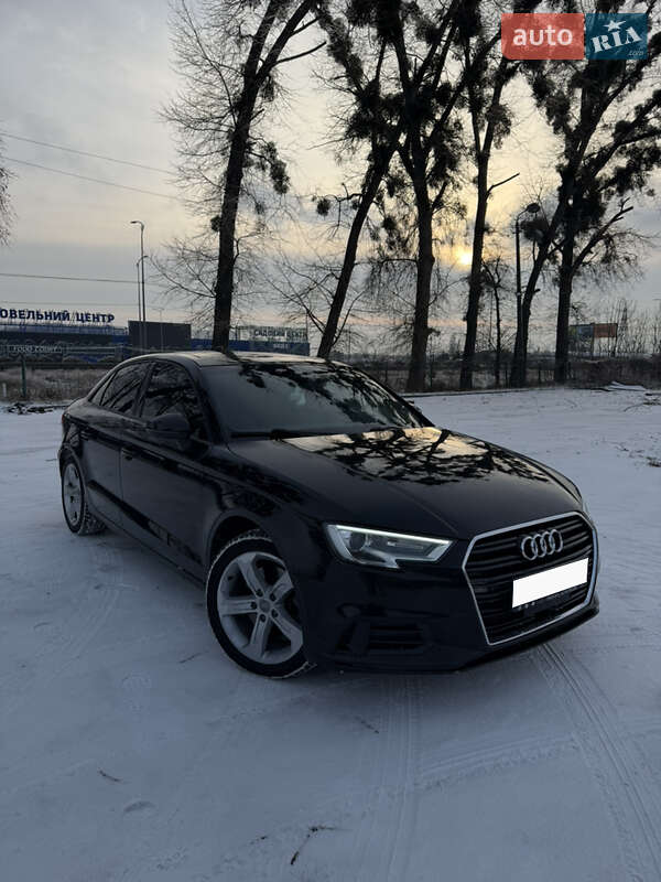 Седан Audi A3 2018 в Полтаві фото Седан Audi A3 2018 в Полтаві