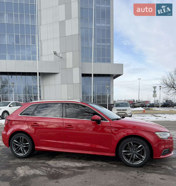 Хэтчбек Audi A3 2018 в Киеве