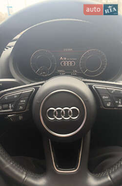 Хэтчбек Audi A3 2018 в Киеве