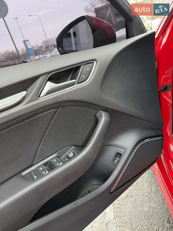 Хэтчбек Audi A3 2018 в Киеве