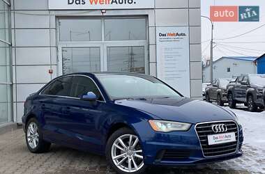 Седан Audi A3 2014 в Чернівцях