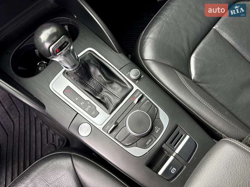 Седан Audi A3 2016 в Одессе