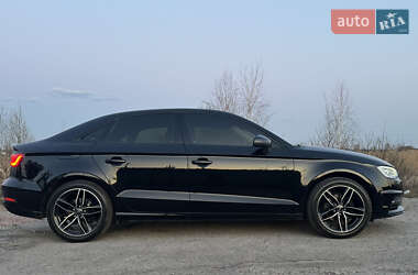 Седан Audi A3 2016 в Ахтырке