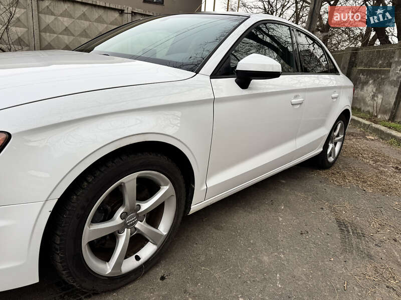 Седан Audi A3 2015 в Одессе
