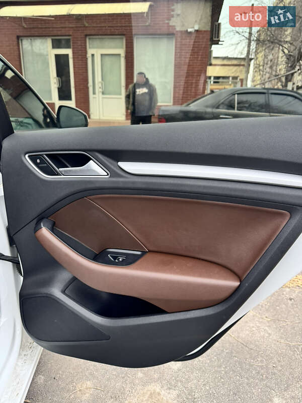 Седан Audi A3 2015 в Одессе