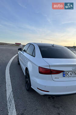 Седан Audi A3 2015 в Жовкве
