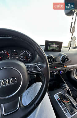 Седан Audi A3 2015 в Жовкве