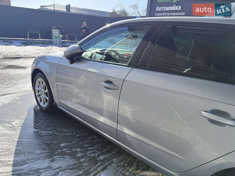 Хэтчбек Audi A3 2015 в Киеве