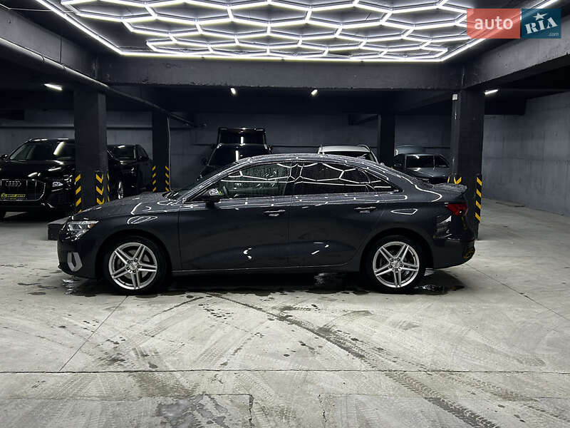 Седан Audi A3 2024 в Чернівцях